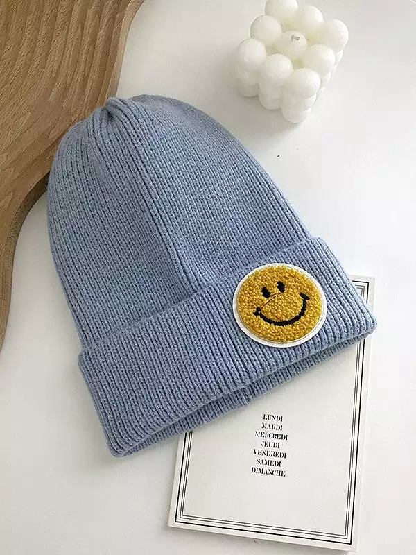 27 Smiley Patch Beanie Toque