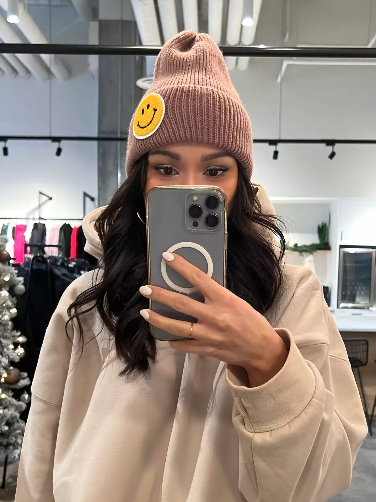 27 Smiley Patch Beanie Toque