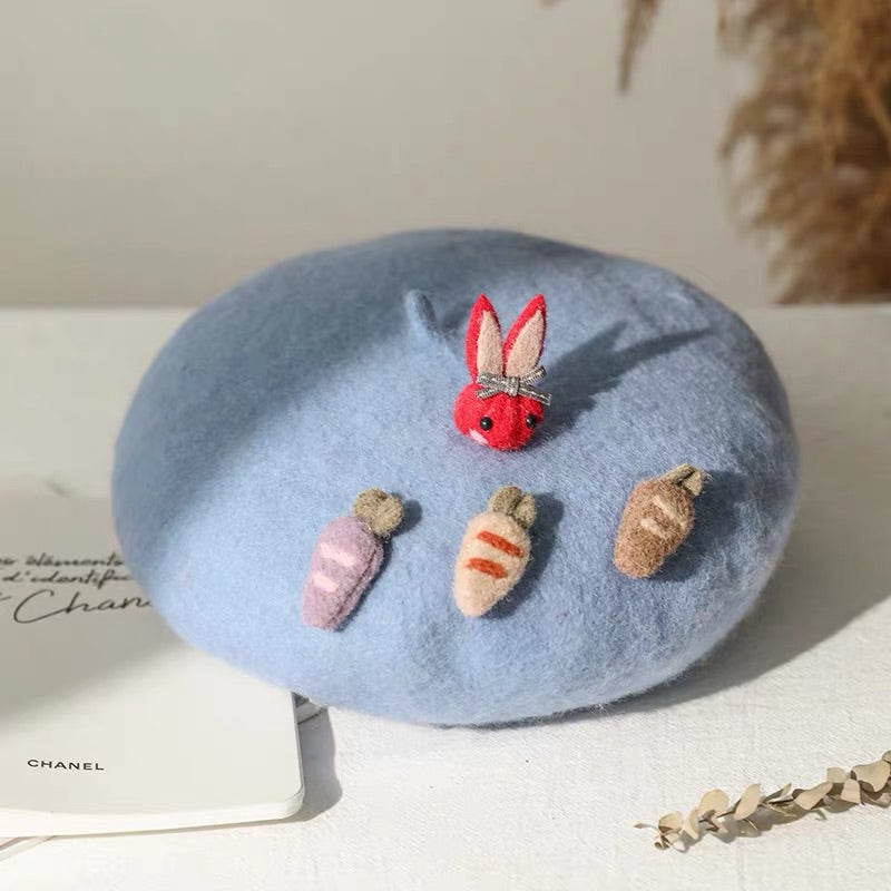 “BUNNY & CARROT” BERET BY11285